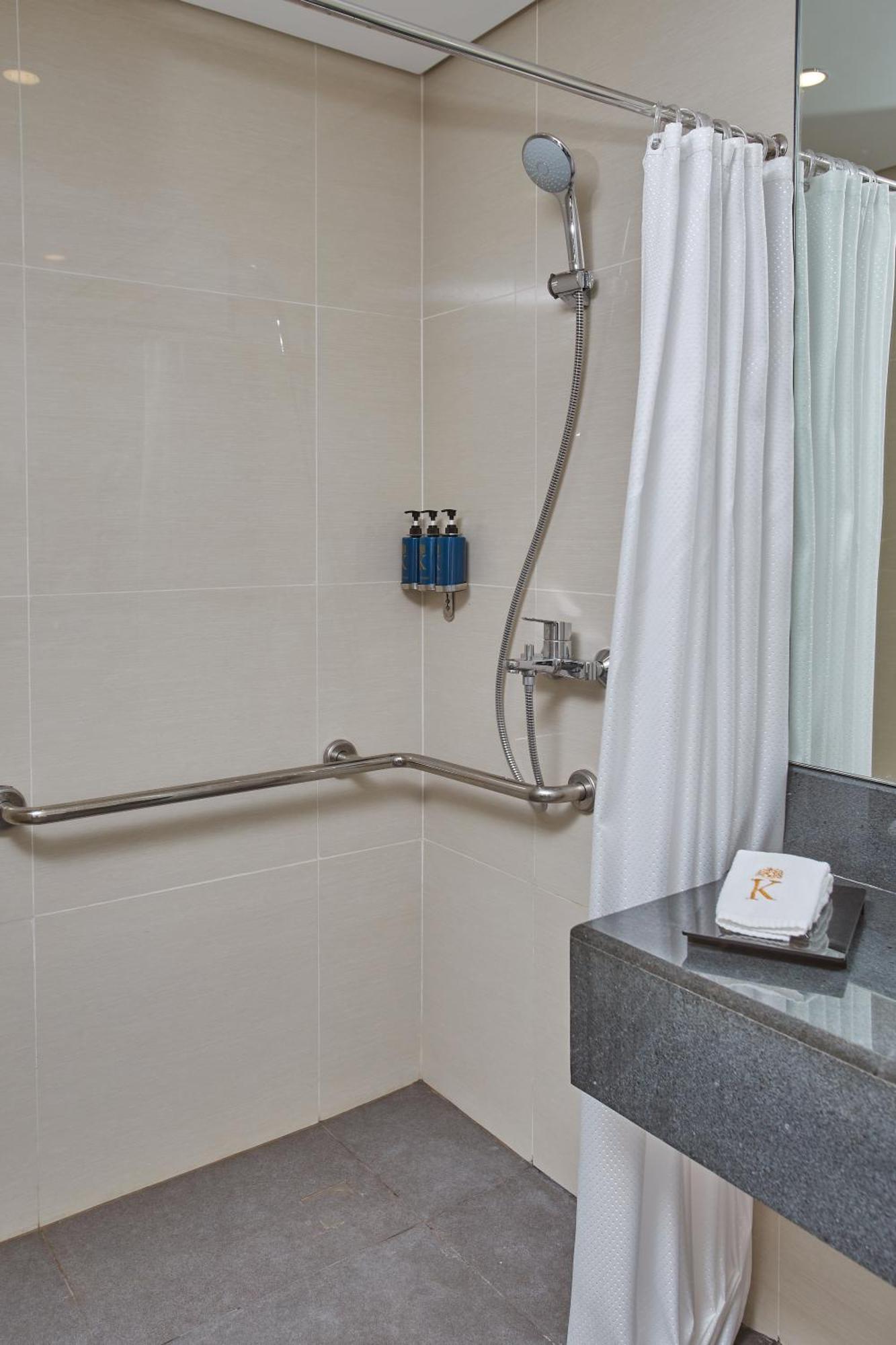 Kingsford Manila Hotel 4*